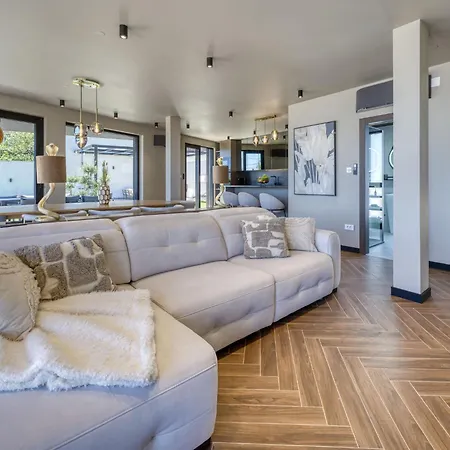 Villa Black Imperium By Interhome