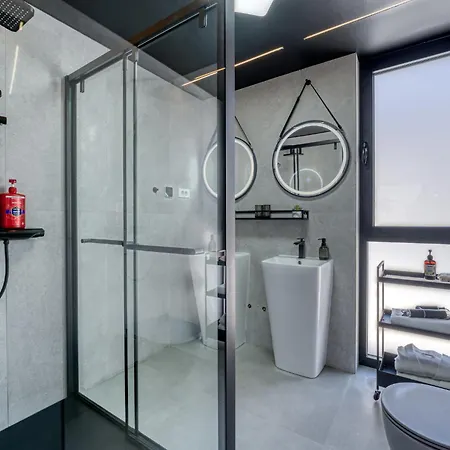 Black Imperium By Interhome Villa *