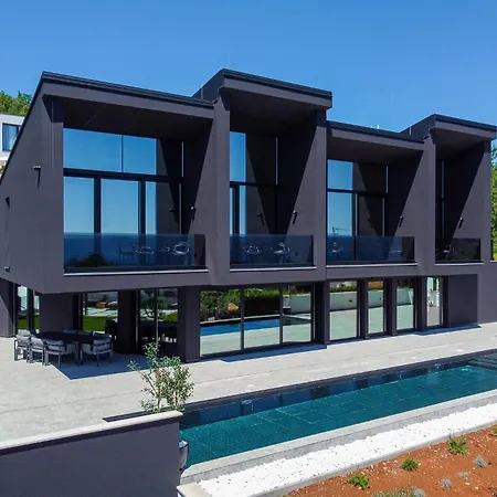 Black Imperium By Interhome *