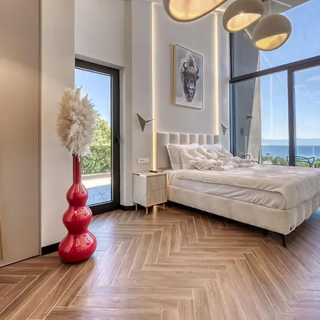 Black Imperium By Interhome *